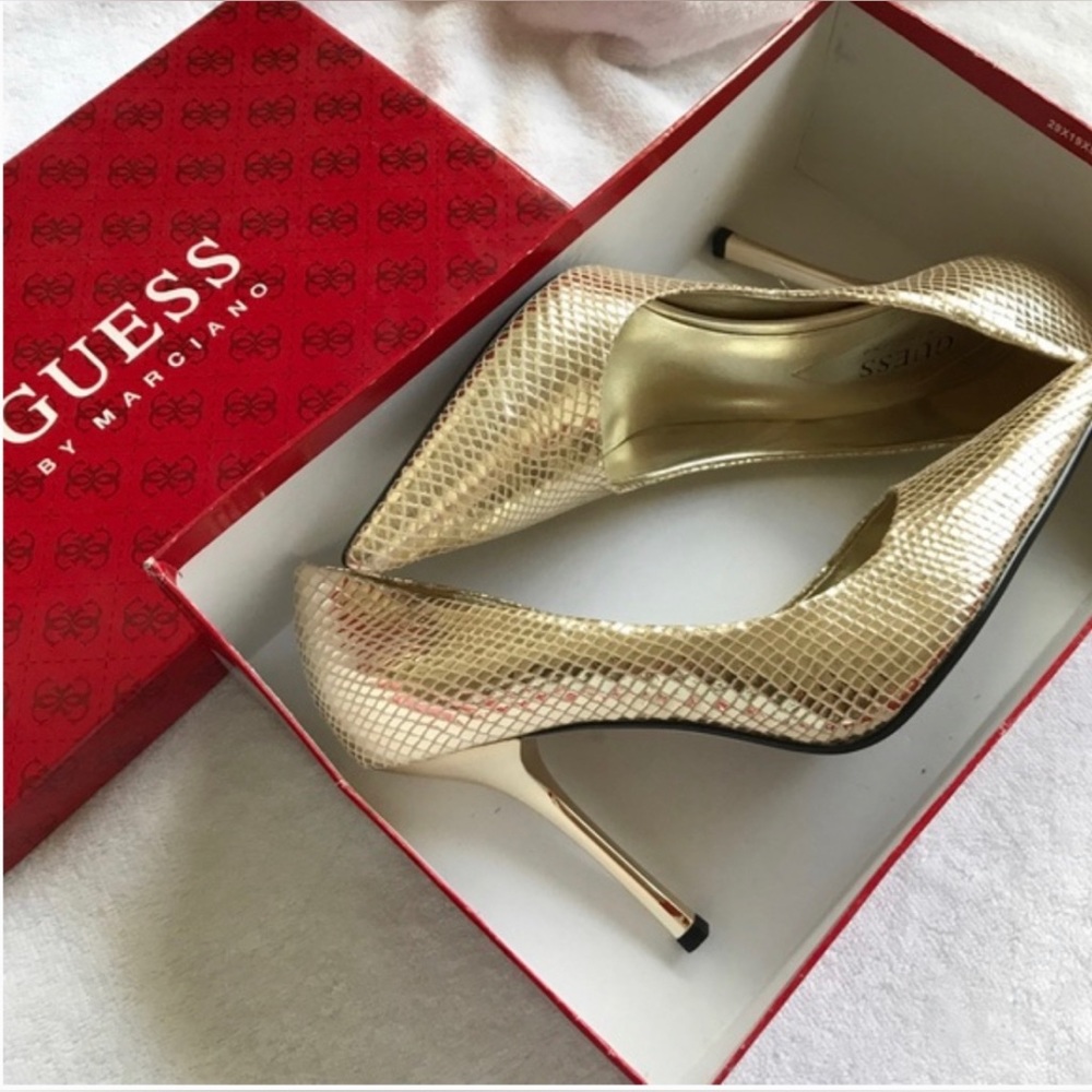 GUESS 🆕 Gold Metallic Pumps. Size 8.5. - Picture 3 of 3